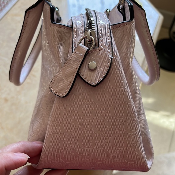 Guess Satchel/ Crossbody - Picture 7 of 15